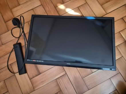 Photo of free TV and remote (Five Ways B16) #3