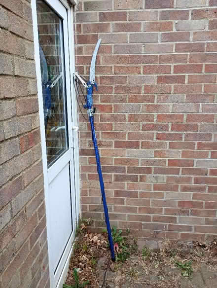 Photo of free Lopper (Bricknells Meadow OX28) #1