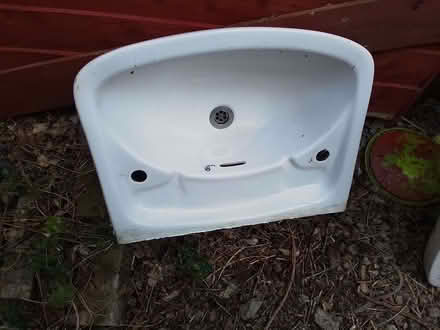 Photo of free Bathroom basin (Southdown) #1
