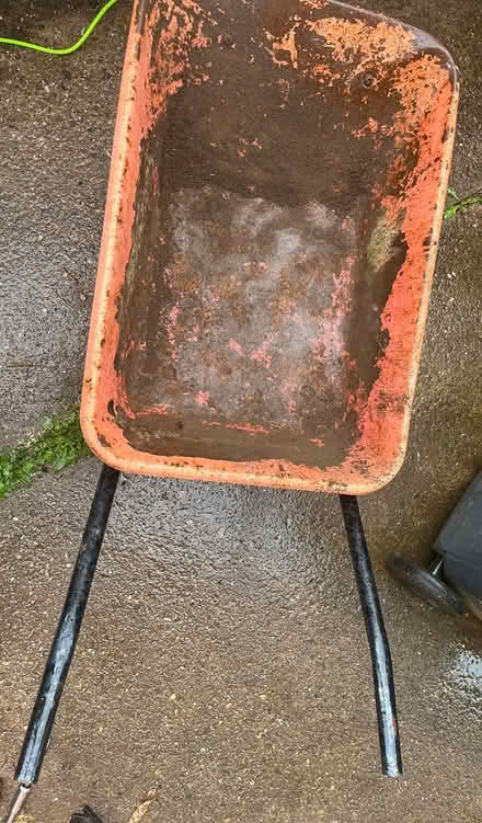 Photo of free Metal Wheelbarrow (Hucknall NG15) #1