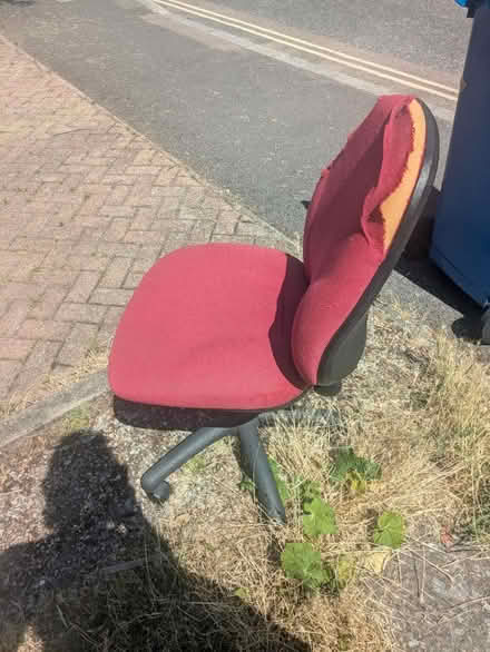 Photo of free Desk chair (SE16) #2