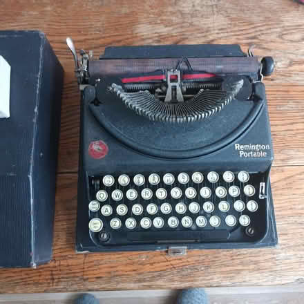 Photo of free Vintage Portable Typewriter (Kidlington OX5) #1
