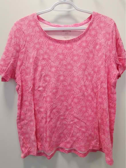 Photo of free White Stag XL 16/18 T-shirt (Dow’s Lake) #1