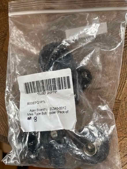 Photo of free small screw in bulb holders x8 (Bishopsworth BS13) #3