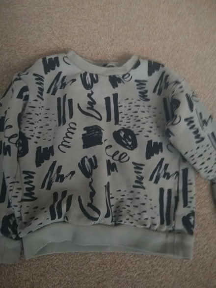 Photo of free Jumper (Leighton buzzard LU7) #1
