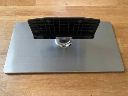 Photo of free TV stand for Samsung: table-top (Solihull B91) #1