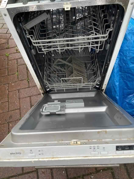 Photo of free Electriq integrated slimline dishwasher (Alderley Edge SK9) #3