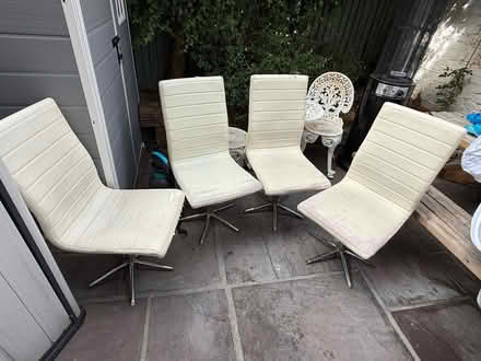 Photo of free Table and chairs (Sw4 7uz) #1
