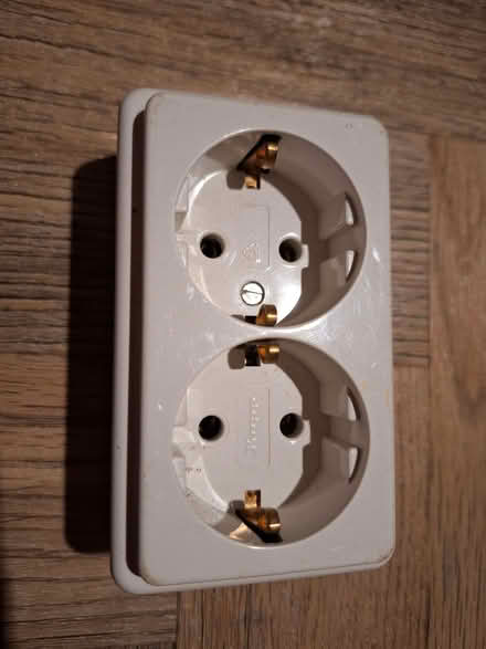 Photo of free 2 gang EU electrical socket (Shinfield RG2) #1