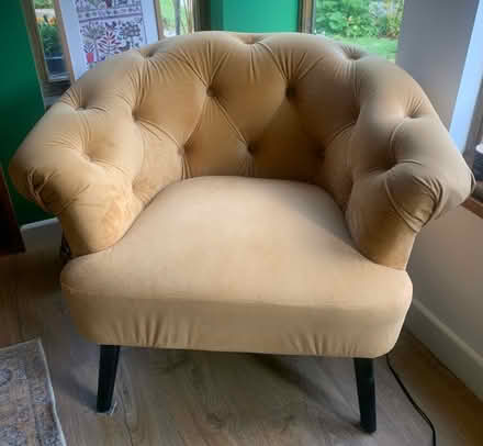 Photo of free Armchair (World's End RH15) #1