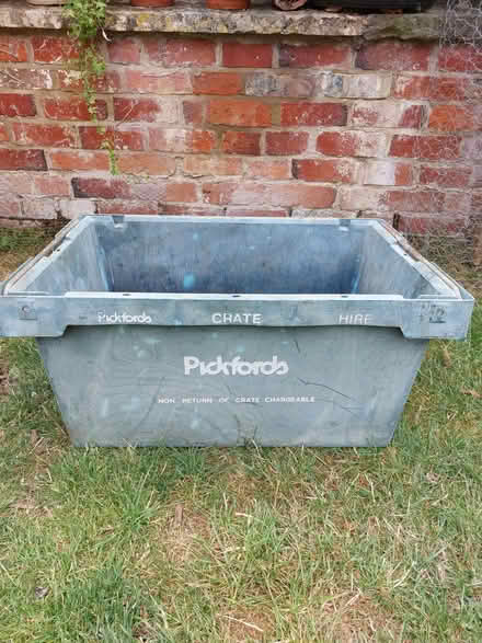 Photo of free Crate (Humphrey's End GL6) #1