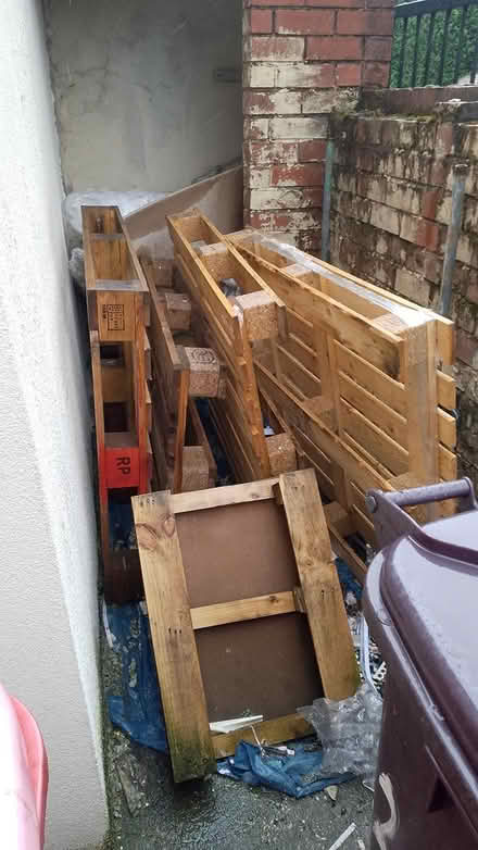 Photo of free Pallets (Tim Bobbin BB12) #2