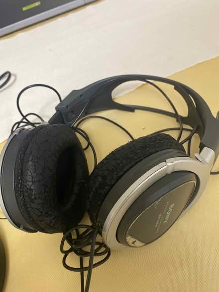Photo of free 2 clocks & headphones (Crosspool S10) #4