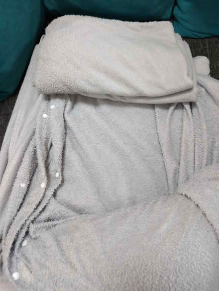 Photo of free King Duvet Cover with Pillow Cases (HA3 Harrow) #1