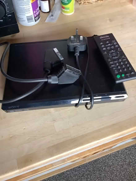 Photo of free DVD player with remote (Gracemount EH17) #3