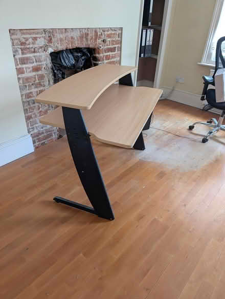 Photo of free Computer Desk (Leatherhead) #1
