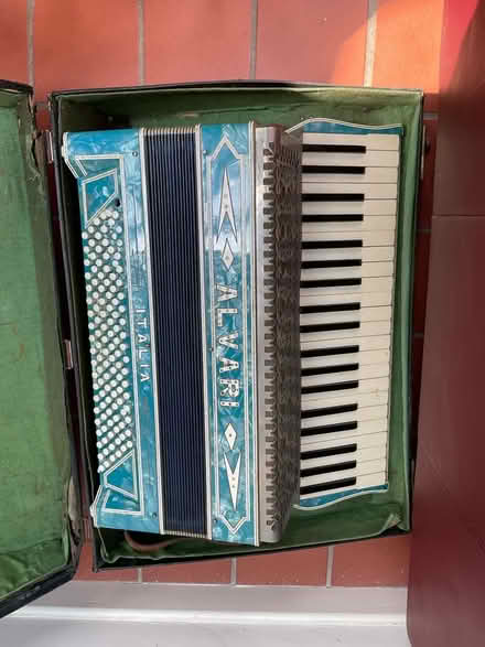 Photo of free Vintage Alvari accordion (Presteigne LD8) #3