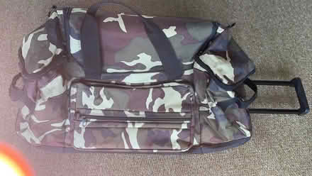 Photo of free Large travel bag with retractable handles, carry straps (Welling DA16) #4