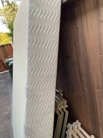 Photo of free Sat a queen box spring (Larkspur) #2