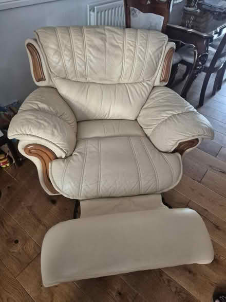 Photo of free Electric Cream recliner chair (Rm95du RM9) #2