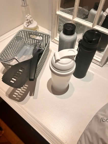 Photo of free Various kitchen bits (Woodford Green) #1