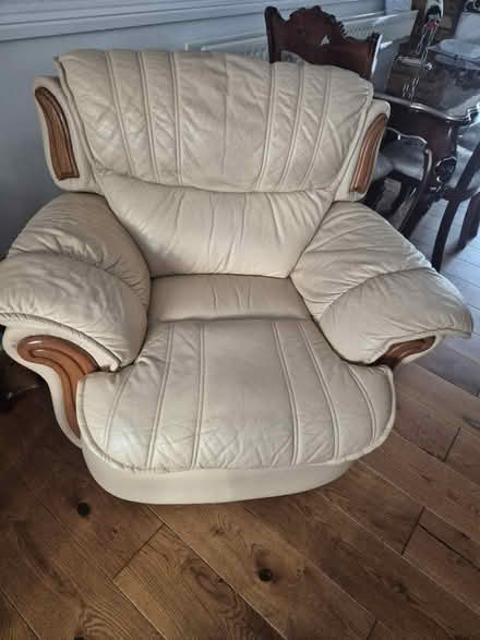 Photo of free Electric Cream recliner chair (Rm95du RM9) #1