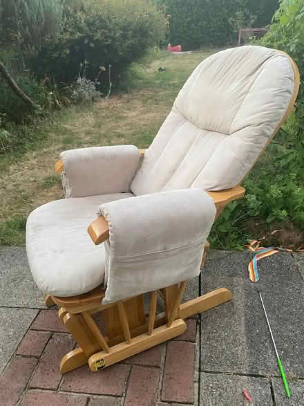Photo of free rocking chair (breastfeeding chair) (Finchley N3) #2