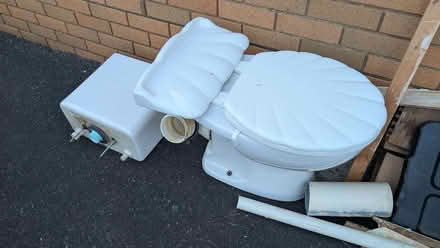Photo of free White shell design toilet, basin, and bath (Bystock EX8) #2