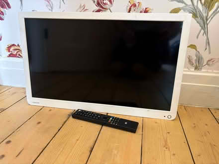 Photo of free 24"Toshiba LCD TV with integrated DVD Player (HDMI Digital) (Grange CH48) #1