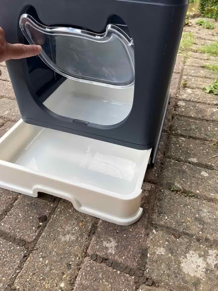 Photo of free New covered litter tray (Kenley CR8) #3