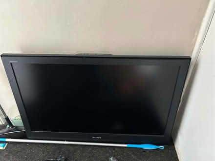 Photo of free Sony tv wall mountable no brackets (Bannockburn FK7) #1