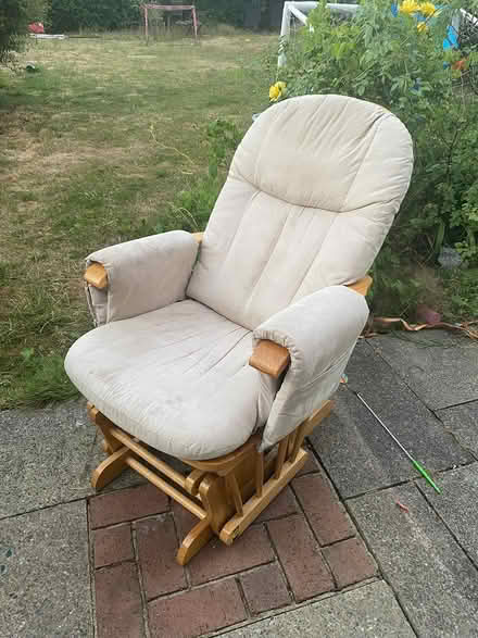 Photo of free rocking chair (breastfeeding chair) (Finchley N3) #1