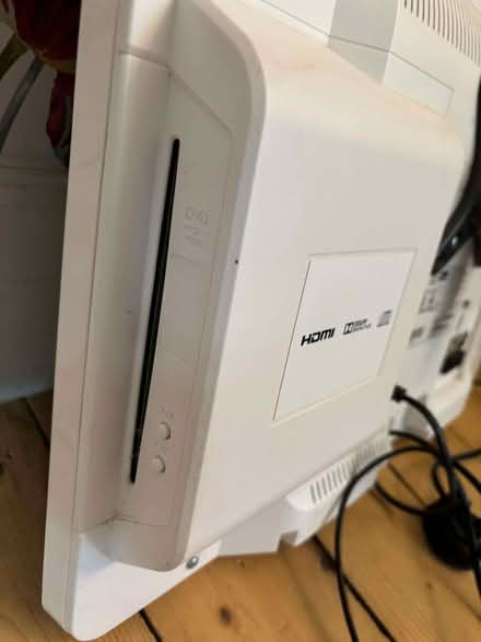 Photo of free 24"Toshiba LCD TV with integrated DVD Player (HDMI Digital) (Grange CH48) #3