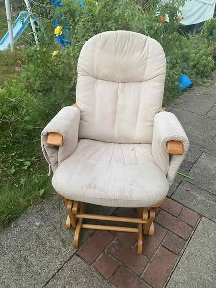 Photo of free rocking chair (breastfeeding chair) (Finchley N3) #3