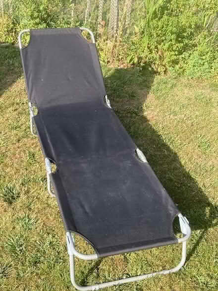 Photo of free Lounger (Eye) #1