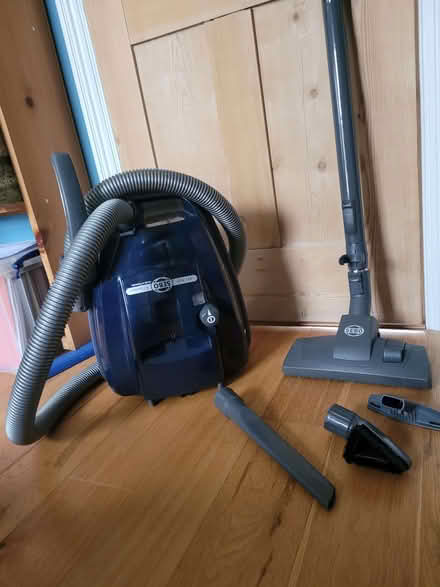 Photo of free Cylinder vacuum cleaner (St Albans AL3) #1