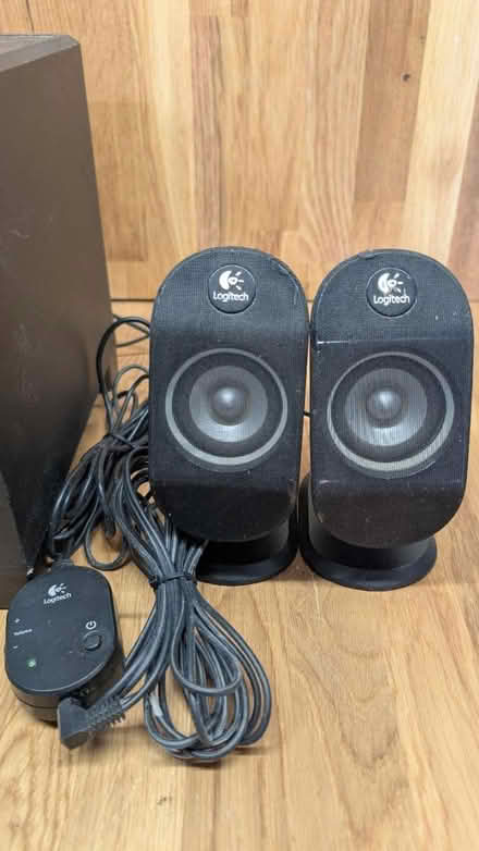 Photo of free Speakers and sub (Marlow SL7) #2