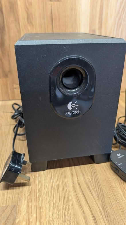 Photo of free Speakers and sub (Marlow SL7) #3