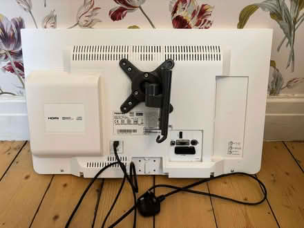 Photo of free 24"Toshiba LCD TV with integrated DVD Player (HDMI Digital) (Grange CH48) #2