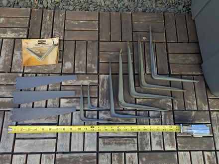 Photo of free Shelf brackets (94040) #1