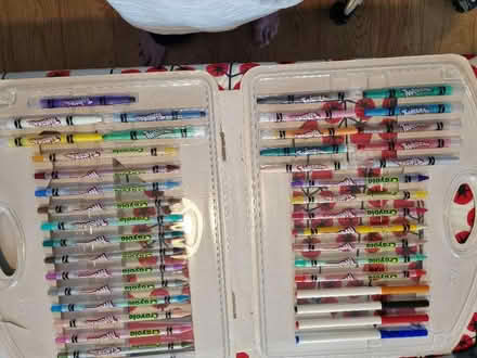 Photo of free crayola twistables and drawing pads (Longley S5) #2