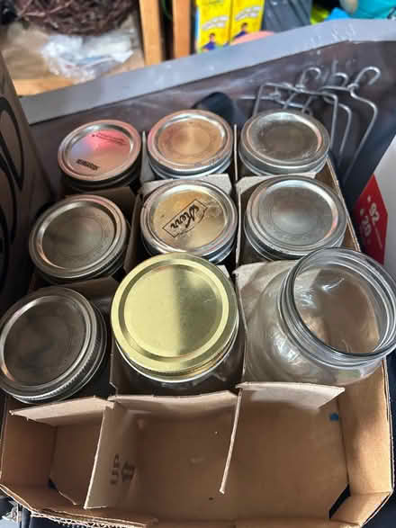 Photo of free Mason Jars (Erin Mills&QEW) #1