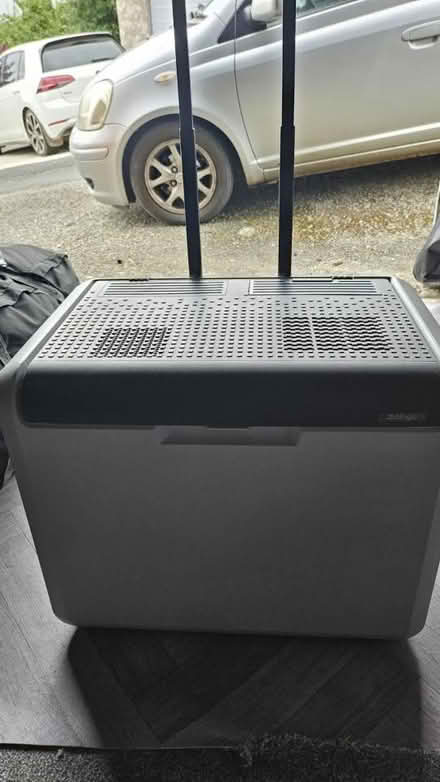 Photo of 12v Car cooler box or mini fridge (Harborough LE16) #2