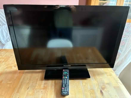 Photo of free lcd tv (South Norwood SE25) #1