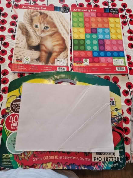 Photo of free crayola twistables and drawing pads (Longley S5) #3
