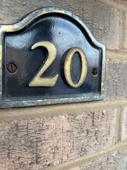 Photo of gold paint (NN3 Meadowfields) #1