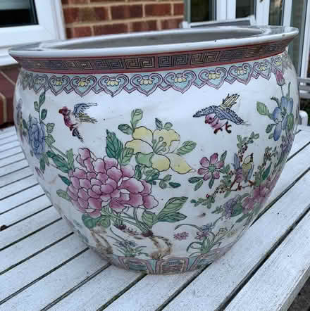 Photo of free Ceramic very large oriental pot (Heybridge- CM9) #1