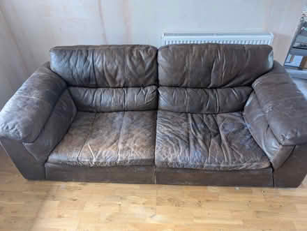 Photo of free Very comfy leather sofas (Chestnut close WR3) #1