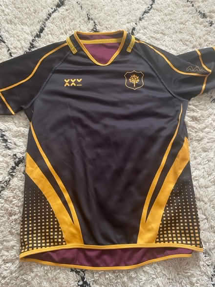 Photo of free CWS sports top (old style) (Cr2) #1
