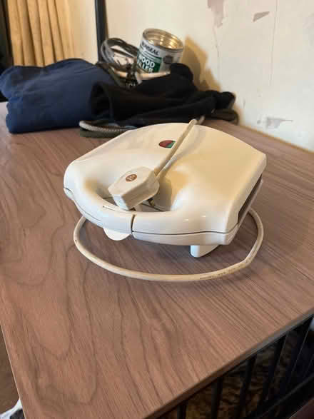 Photo of free Sandwich toastie maker (Penn WV4) #1
